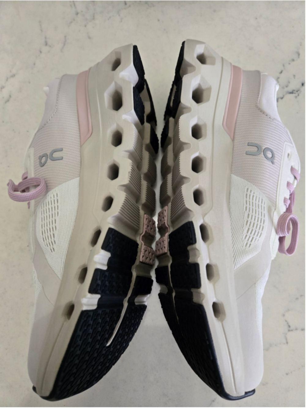 On Women’s Cloudrunner 2 running shoes in the Silver/Mauve colorway Size 9 - Picture 4 of 7